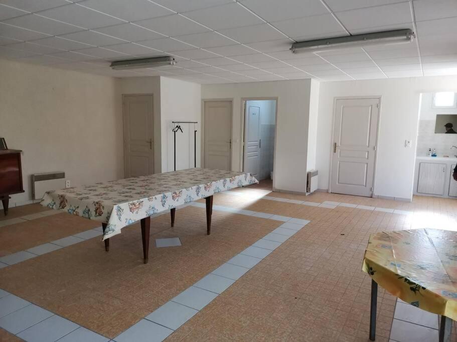 Maison De Campagne Avec Lac Prive Villa Saint-Côme-dʼOlt Екстериор снимка